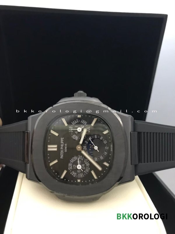 Patek Philippe Nautilus Calendario Annuale Nero 5726