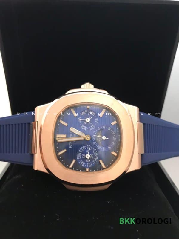 Patek Philippe Nautilus Calendario Annuale Quadrante Blu Oro Rosa 5726