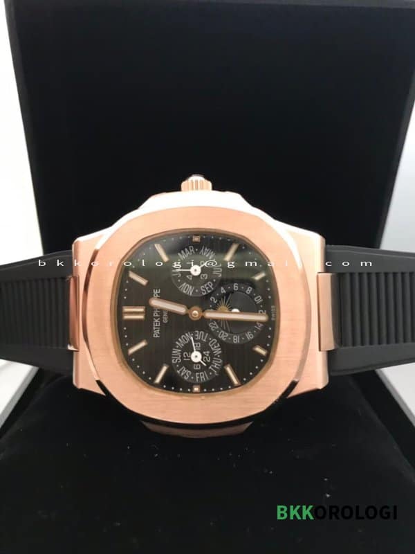 Patek Philippe Nautilus Calendario Annuale Quadrante Nero Oro Rosa 5726
